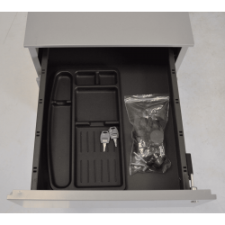 Meuble Vinco avec plumier en polystyrène noir et 4 roulettes