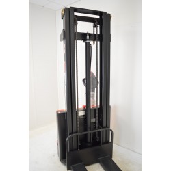 Gerbeur Charge 1200kg Hauteur de Levée Maximum 3m