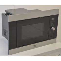 Micro-Ondes Grill Encastrable 25L HOTPOINT 900W