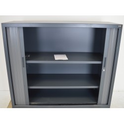 Armoire Basse à Rideaux de Bureau MTI 2 Tablettes Corps et Rideaux Anthracite