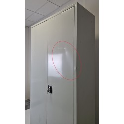 Armoire d'Entretien Métallique Pour Rangements des Produits d'Entretiens pas cher.