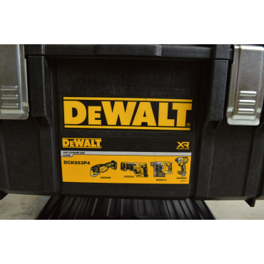 Servante Chariot Roulant Premium 3 Malettes et 8 Outils sans Fil DEWALT avec 4 Batteries 18V DCK853P4-QW - A230336