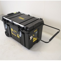 Coffre à Outils Étanche de Chantier Mobile STANLEY Fatmax 240 L Avec Poignée Télescopique