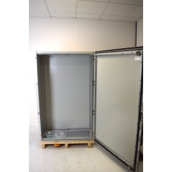 Armoire Électrique au Sol Acier NVENT HOFFMAN 1 Porte Pleine