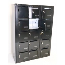 Bloc de 14 Boîtes aux Lettres avec 1 Panneau d'Affichage LEABOX Collectives Intérieur Mural Noir - 3x5