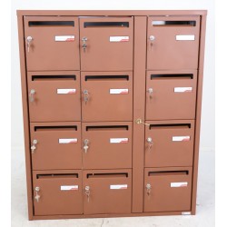 Bloc de 12 Boîtes aux Lettres RENZ Collective Intérieur Mural Rouille