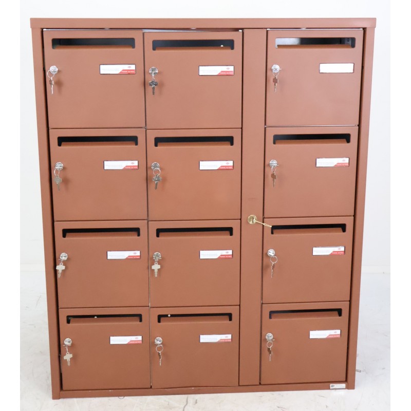 Bloc de 12 Boîtes aux Lettres RENZ Collective Intérieur Mural Rouille