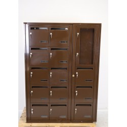 Bloc de 13 Boîtes aux Lettres avec 1 Panneau d'Affichage LEABOX Collective Intérieur Mural Marron - 3x5