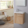 Meuble lave-mains Alterna Piccolo 2 bois clair installé dans une petite salle de bain moderne