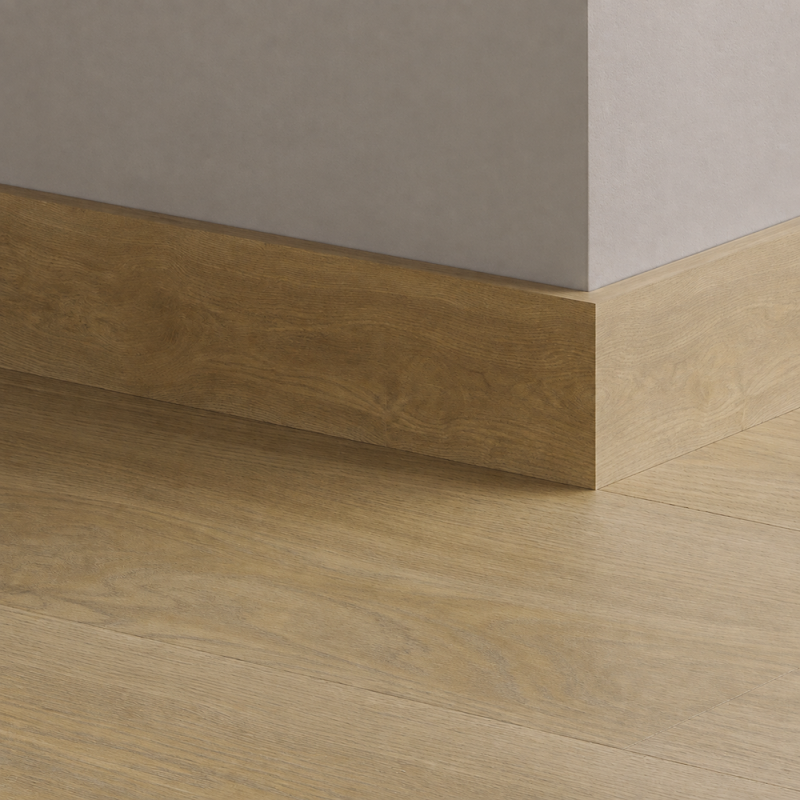 Plinthe Xtrafloor Moduleo Riviera Oak 439 assortie à un sol imitation chêne naturel