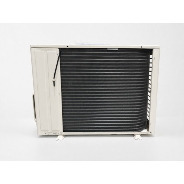 Vue arrière de l’unité extérieure Panasonic Multi Z Deluxe bi-split 3,5 kW avec échangeur thermique