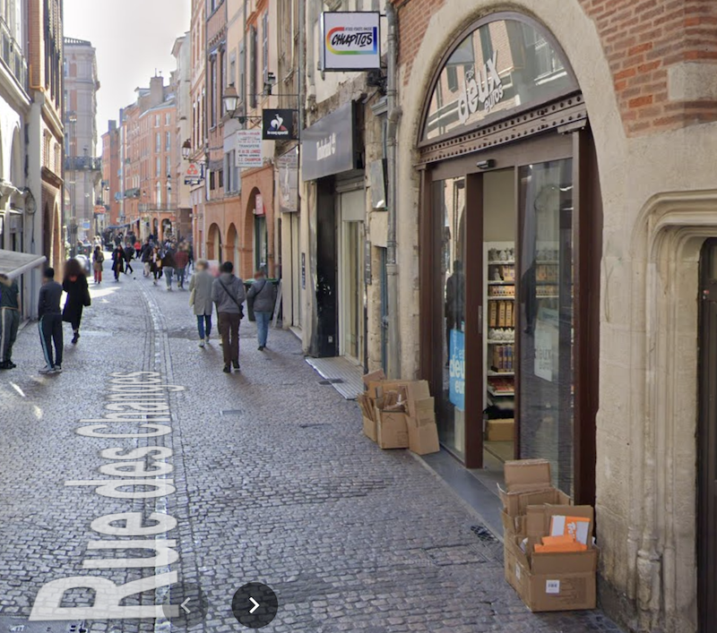 Magasin "C'est deux euros" de la rue des Changes à Toulouse