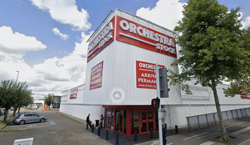 Devanture du magasin de destockage Orchestra stock de Strasbourg rue Charles Péguy