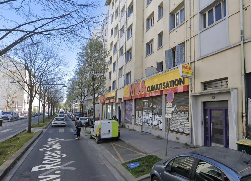 Devanture du magasin MDA Électroménager Discount à Villeurbanne, spécialisé dans l’électroménager à prix réduits