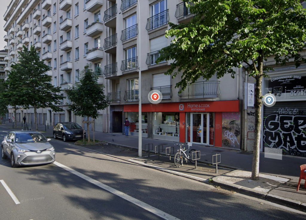 Devanture du magasin Home & Cook Déstockage à Lyon, spécialisé dans le déstockage d’électroménager et d’articles pour la cuisine